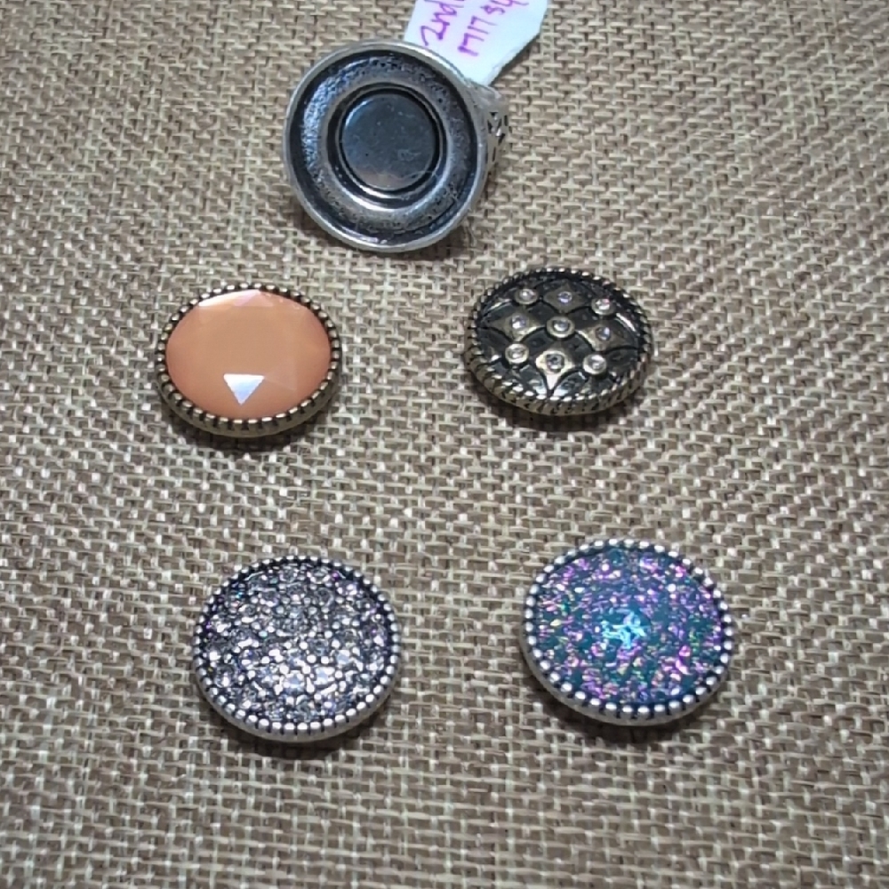 Premier Designs Set of Decorative Snap Buttons Ring